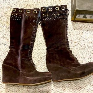 Cordani lace up brown suede below knee platform boots. Women’s size 9.